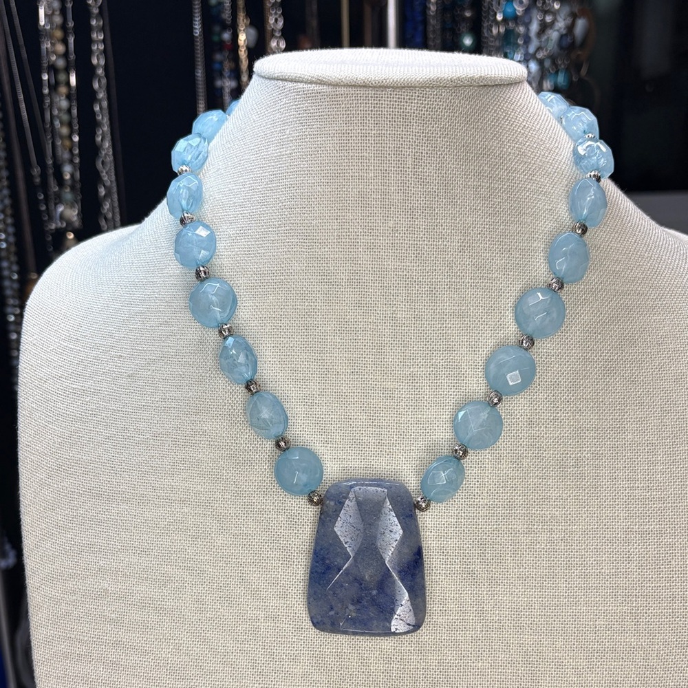 Elegant Blue Beaded Necklace